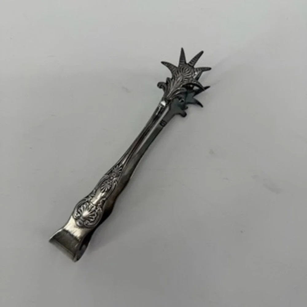 I Freeman & Son Silver Plate Ice Tongs Made in England Shell Claw Vintage 6.25in